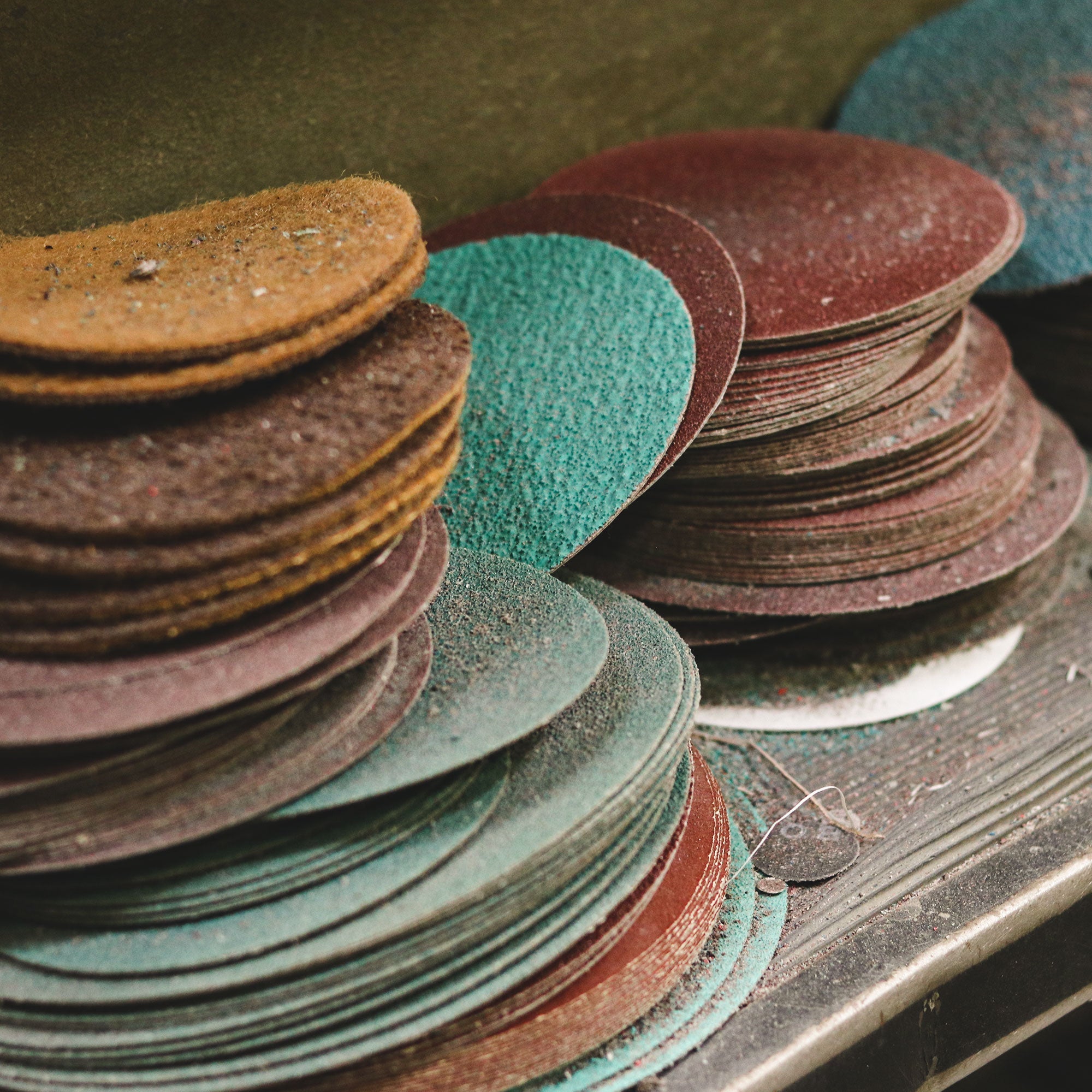 Sanding Discs – PSA, Hook & Loop, Ceramic | Maverick – Maverick